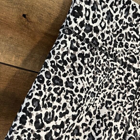 Balance Connection animal print compression shorts - Picture 2 of 8